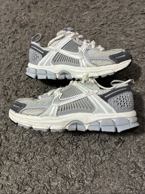 Nike vomero 5
